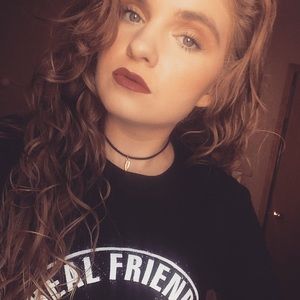 Meet your Posher, Claire